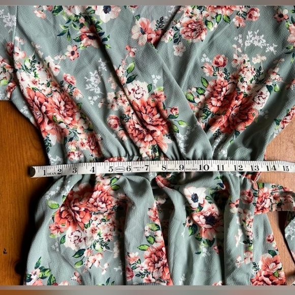 STUNNING Boho Wrap Dress 🦋sleeves HiLo hem Surplice Neckline Belt,Sage w/🌸 - Picture 15 of 16